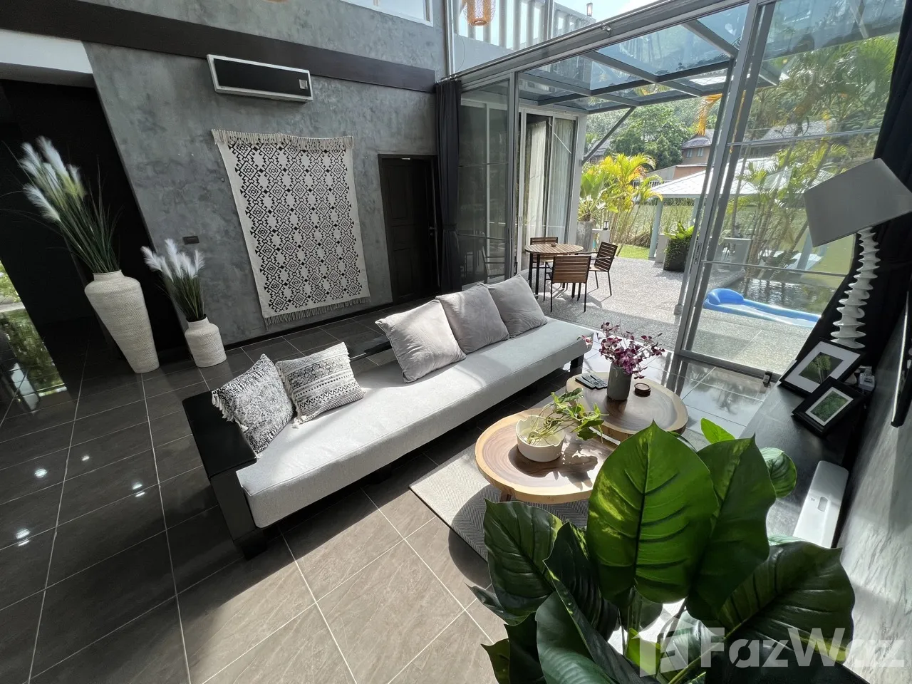 Renovated 4 Bedroom Lakefront Villa in Casa Sakoo 1172248 - image 4