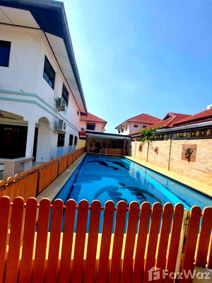 Houses for rent Pattaya : House for Rent at Royal Park Village, Thappraya Road