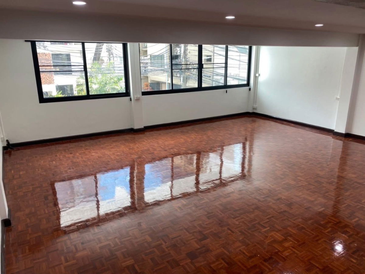 picture #R5695 🎉 130868 Home office for rent Sukhumvit 26 (Soi Ari) - 8/12
