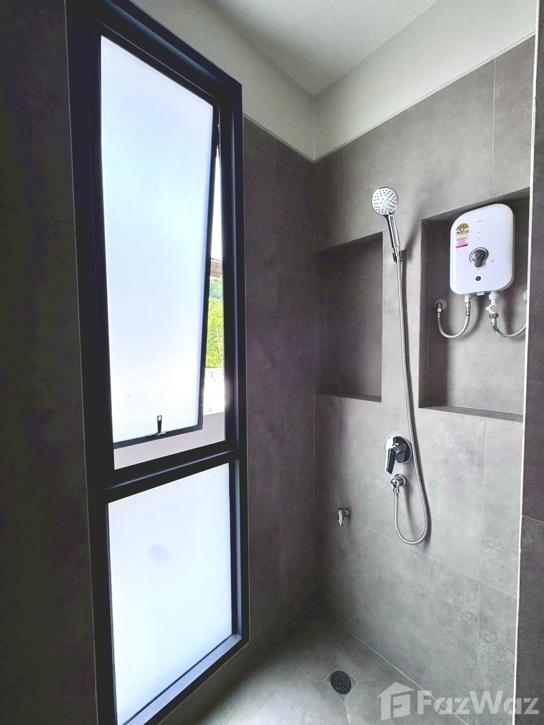 Newly built 3 beds 4 bath villa with pool access in Chalong 5633879 - image 5