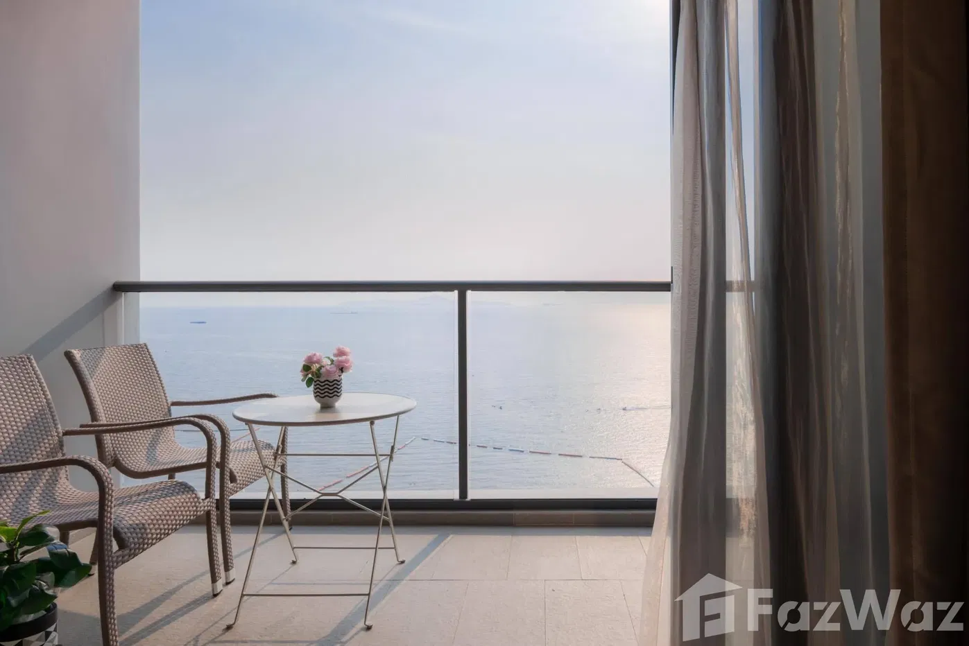 picture Beachfront Zire Wongamat Condo For Sale, in Pattaya - 5/10