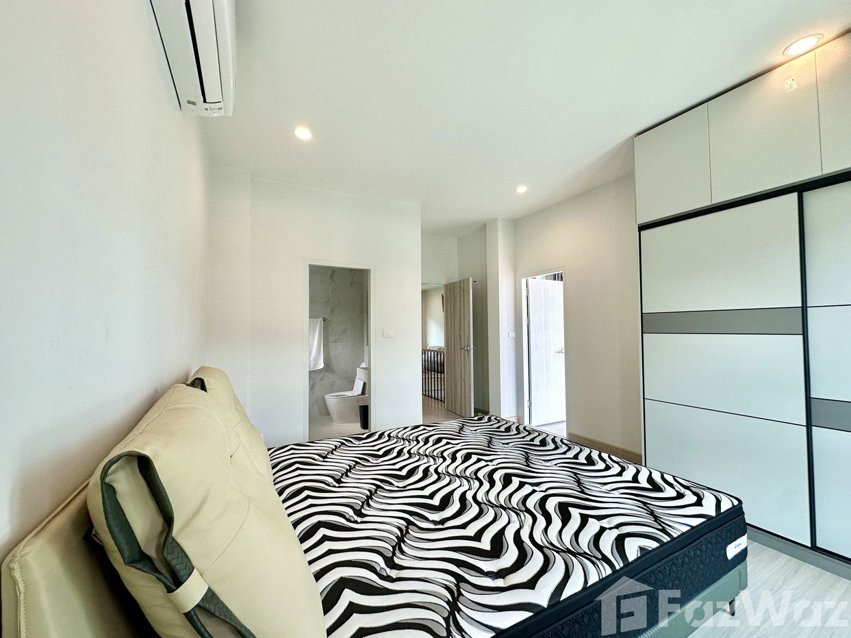 picture 4 Bedroom Luxury House for Sale at Supalai Lake Ville - 18/19