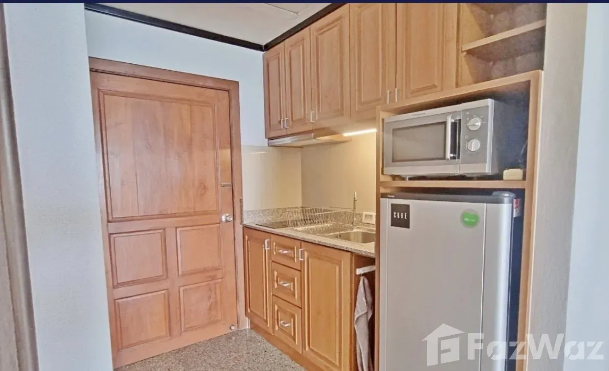 picture beautiful large studio unit with sunset - 4/5