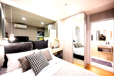 Condos for sale Samsen Wittayalai School : Sale Down payment 2 Beds 1 Bath Unit  Newest & Luxury Condo Good Location Close To BTS Ari @ Nue Evo Ari 