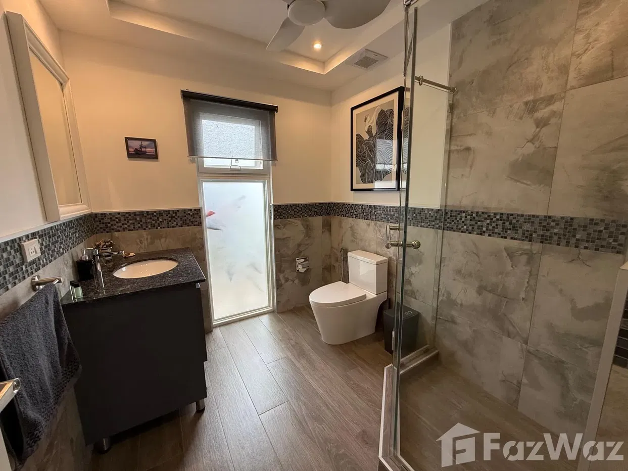 picture Spacious 3 bed 2 bath Home with Scenic Views and Privacy - 29/50