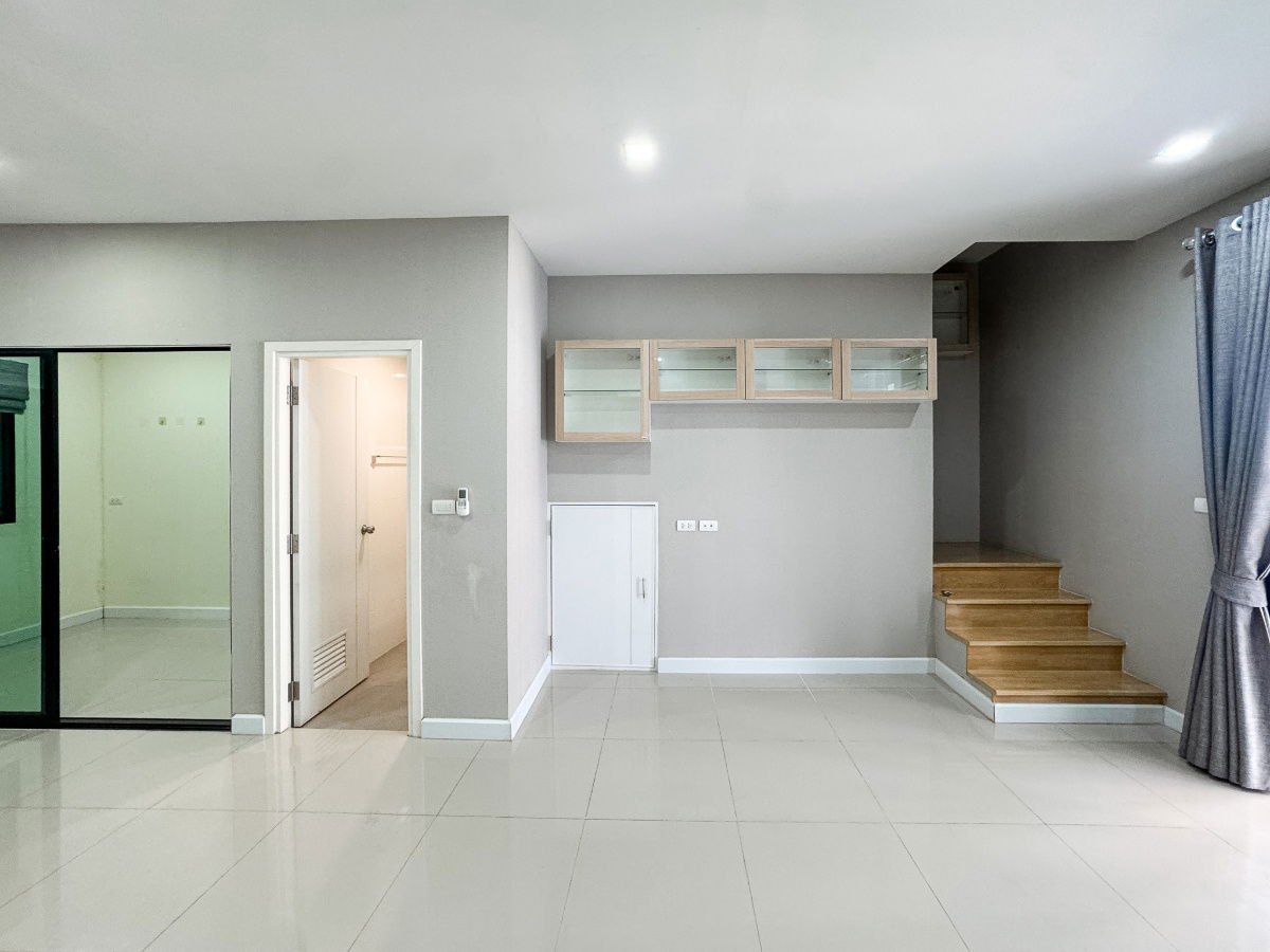 picture Patio Watcharapol-Ramintra Townhome (19.3 sq wah) 4 bedrooms, 3 bathrooms, near Watcharapol Intersection - 8/36