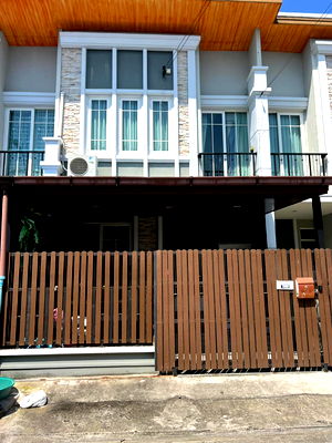 ทาวน์โฮมให้เช่า : 🏡 ให้เช่า หมู่บ้านโกลเด้นทาวน์ รามอินทรา – คู้บอน ราคาเช่า 15,000 บาท/เดือน (รวมค่าส่วนกลางแล้ว)