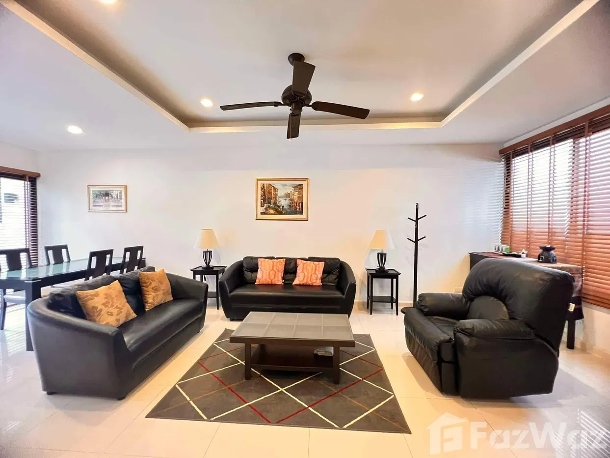 picture 3 bedroom townhouse located in Laguna area. - 2/23
