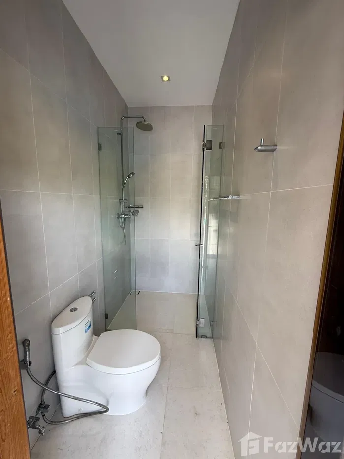 picture Exceptional 4-Storey Villa at Black Mountain Golf Resort - 17/83