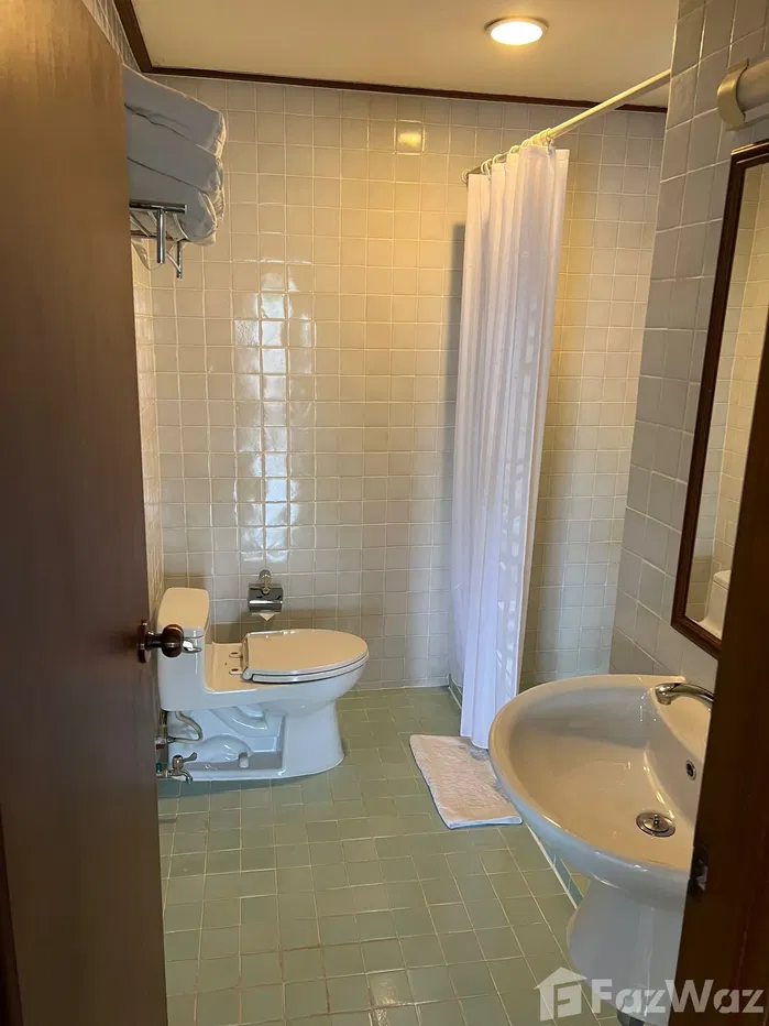 picture Golf-View 3 Bedroom Freehold Condo - 44/47