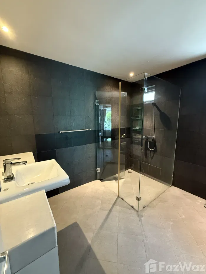 picture Spacious 3 bedroom apartment with seaview - 15/16