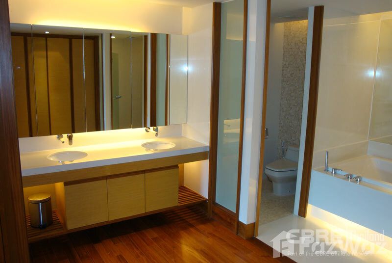 picture 4 Bedroom Condo for sale at Pearl Of Naithon - 13/19