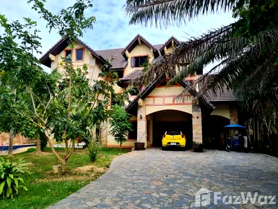 Houses for sale Wiset Road Phuket : 6 Bedroom House for sale in Rawai, Phuket