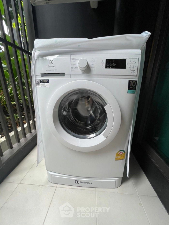 picture 1-BR Condo at Life Asoke - Rama 9 near MRT Phra Ram 9 (ID 2249043) - 10/12