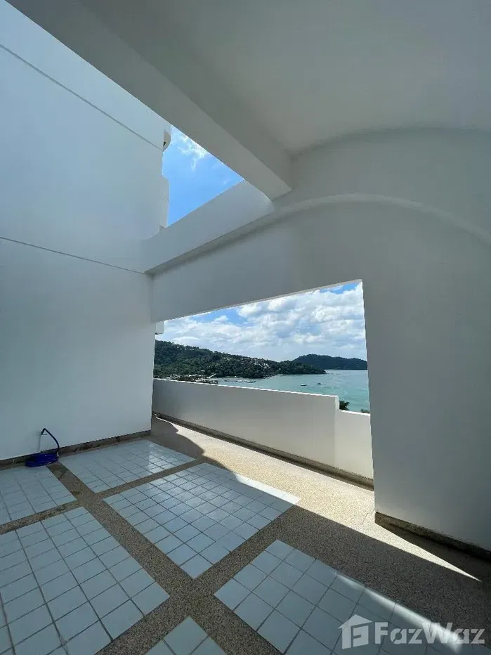 picture Oceanfront Luxury Patong Tower Condo For Sale - 39/51