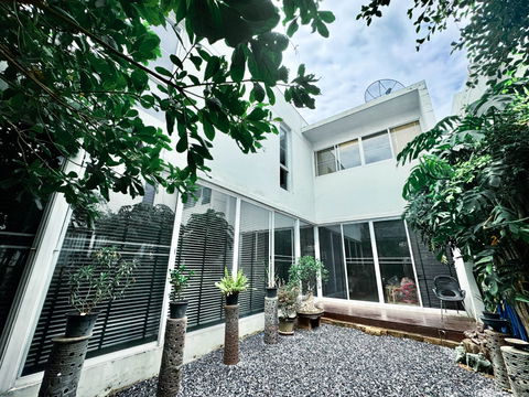 ขายบ้านเดี่ยว Courtyard Villa พระราม 9 – วงแหวน สภาพดีเยี่ยม พร้อมเข้าอยู่ทันที
