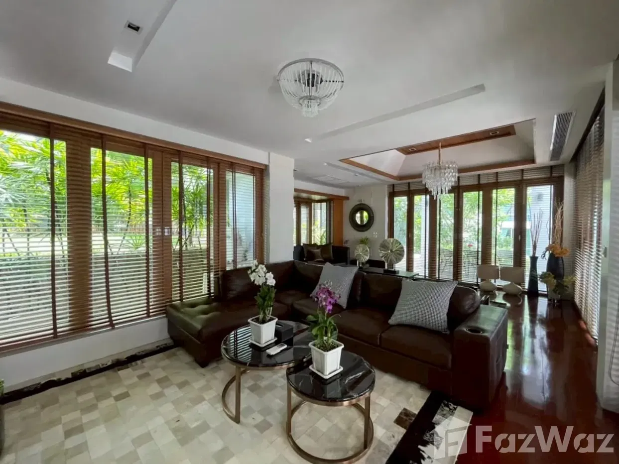 picture 5 Bedroom Villa for sale in Na Kluea, Chon Buri - 4/11