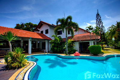 Houses for sale Phuket : 6 Bedroom Villa for sale in Rawai, Phuket