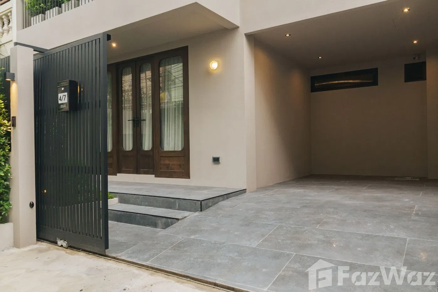 picture 4 Bedroom Townhouse for sale in Phra Khanong Nuea, Bangkok - 2/31