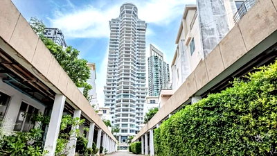 Condos for sale : Luxury condo for sale, sea view, large corner room, Pattaya
