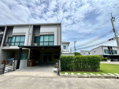 Corner Unit Townhome for Sale – Spacious Living in Ratchapruek | Grande Pleno Ratchapruek