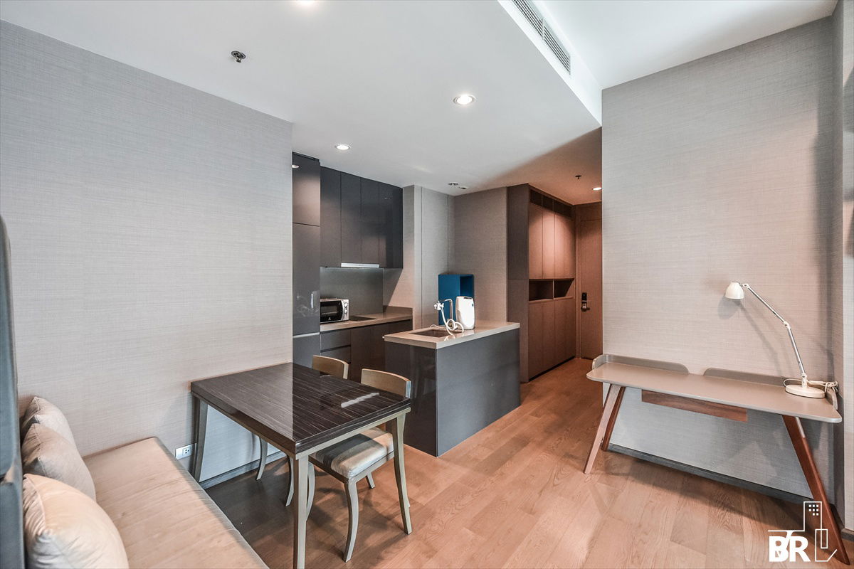 picture Best Price💸 Luxury Condo in Sathorn’s Prime CBD,The Diplomat Sathorn near BTS Surasak - 11/16