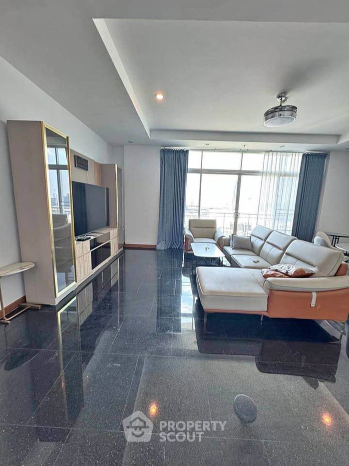 picture 4-BR Condo at Supalai Wellington near MRT Thailand Cultural Centre (ID 2151153) - 1/16