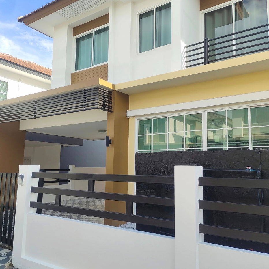 picture UK06-051 🏡 **Lake Valley House for rent, available to move in on October 4th!** 🌿 - Rent 30,000 baht/month  - 19/20