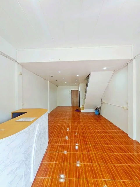 picture Phahonyothin 56-58-60 BTS Kapo 1.5km. Commercial building for rent 3-storey with roof terrace BTS K - 2/8