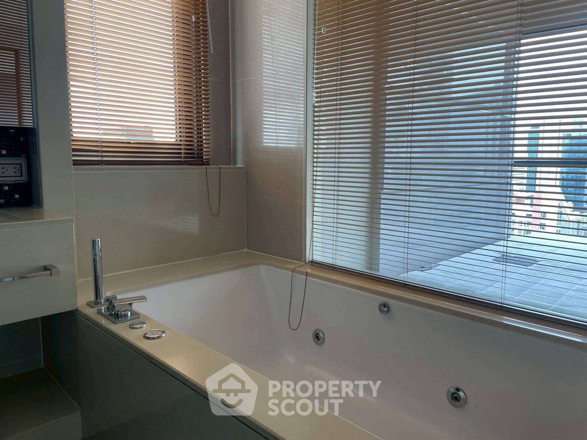 picture 2-BR Condo at The Address Sathorn near BTS Saint Louis (ID 2254361) - 8/12