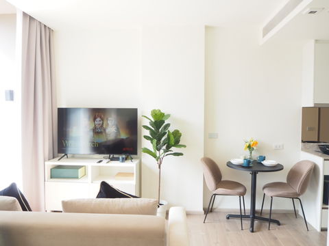 For rent, Fynn Asoke nearby BTS/MRT, fully furnished, with bathub . Ready to move in.