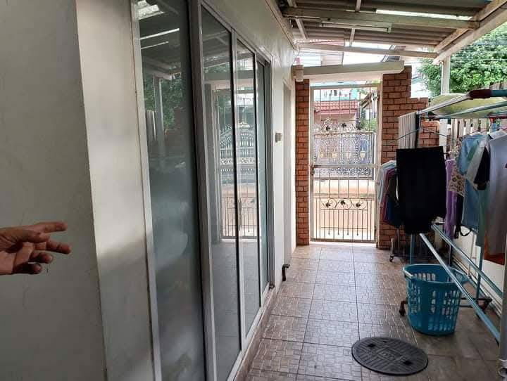 picture Sale, 91 SQ.W., located in Muang Ek Village, Project 6, with 7 rooms. Great location near shopping malls and university - 4/11