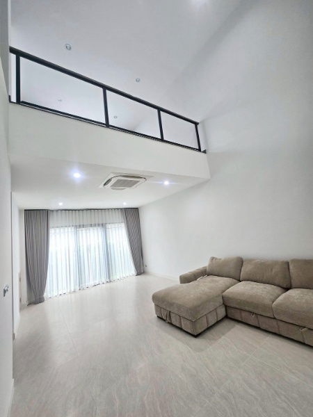 picture Luxury 3-Storey Townhome Corner unit for extra privacy – no opposite neighbors ✅Company registration allowed - 2/10