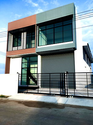 Land for sale Bang Bua Thong Nonthaburi : Land with warehouse, Pinthong Land Project
