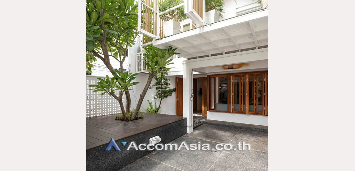 picture 🔼🔽 AccomA 📩 Big Balcony,Garden View,Home Office 5 BR House in Khlong Ton Nuea (AA30419) - 3/14