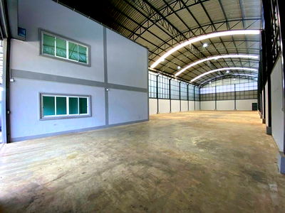 Factory for rent : Krarai PlaWat Suwannaratnaram: Warehouse for rent with 2-story office space, 162 sq.wa., 900 sq.m.,