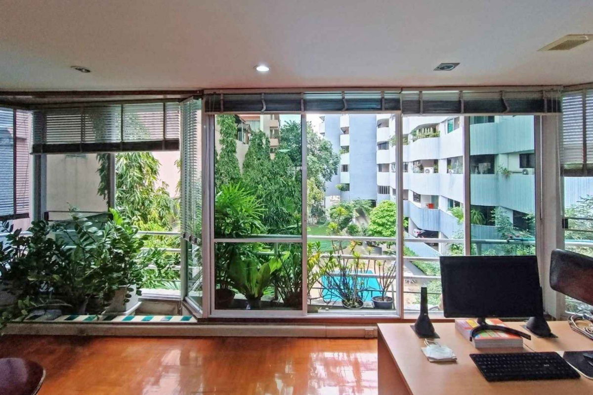 picture Urgent Sale – Luxury Duplex Penthouse on Sukhumvit 24, 300m from BTS Phrom Phong - 7/20