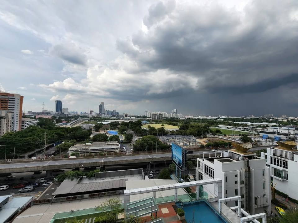 picture WS2251 🏢 Condo for rent, 2 bedrooms, corner room - TC Green Rama 9, swimming pool view, only 33,000 baht/month - 17/17