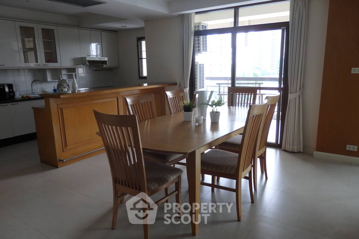 picture 3-BR Condo at Royal Castle Sukhumvit near BTS Phrom Phong (ID 886662) - 2/16