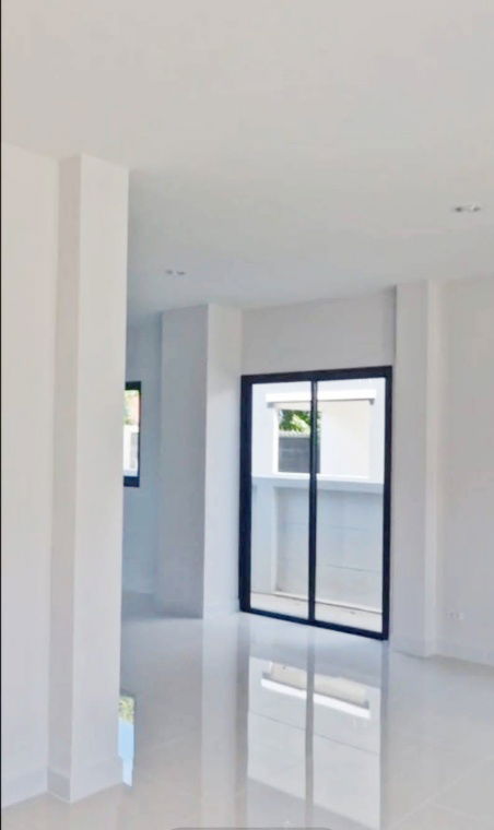 picture Two-story townhouse for rent in Rung Ruang Villa Village, Lam Luk Ka Khlong 3, Pathum Thani. - 3/8