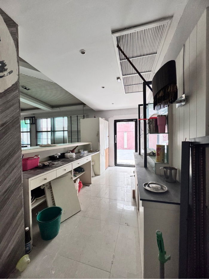 picture Office space for rent Sukhumvit 55 near Starbucks Thonglor 16.27 sq m. (N.1728) - 7/11
