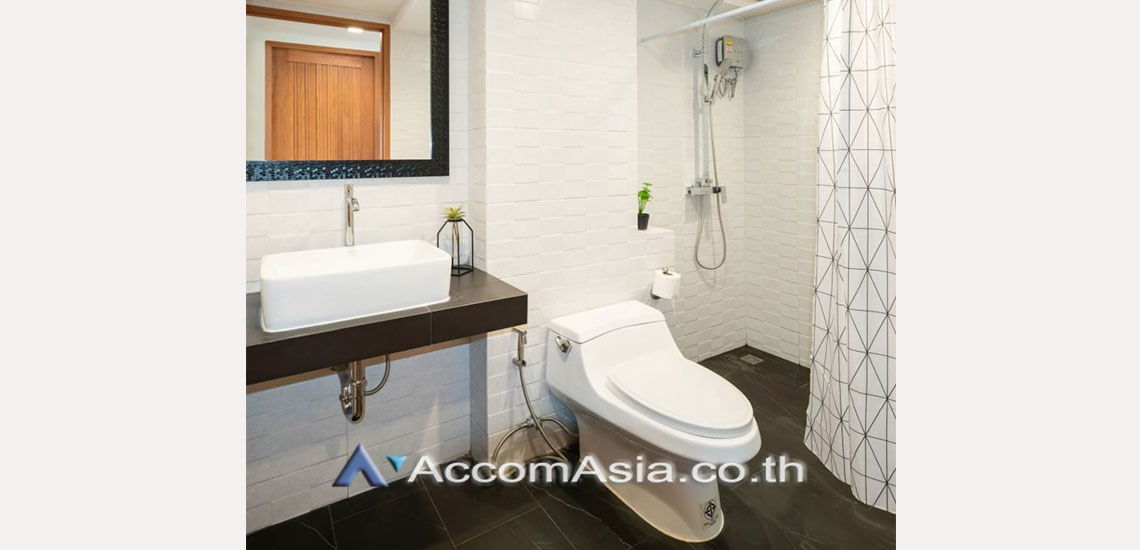 picture 🔼🔽 AccomA 📩 Big Balcony,Garden View,Home Office 5 BR House in Khlong Ton Nuea (AA30419) - 13/14