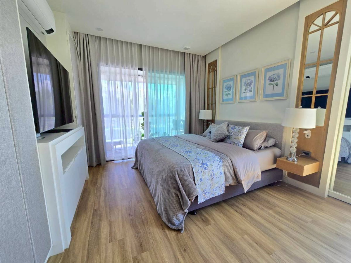 picture Pool villa for sale in Graceland Village, built-in furniture, located on the main road of the village, opposite Grace International School.- SW002848 - 6/20
