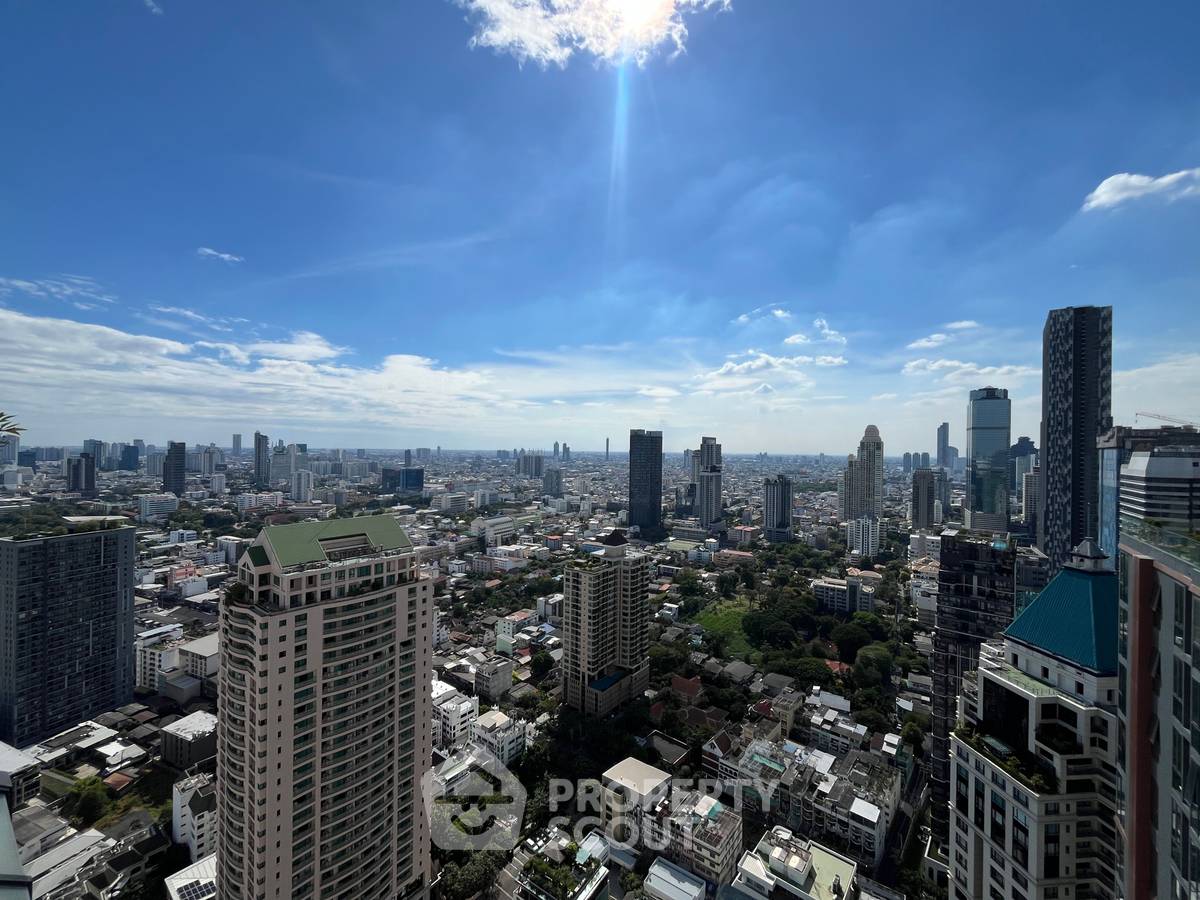 picture 4-BR Condo at Sathorn Gardens near MRT Si Lom (ID 2244568) - 21/24