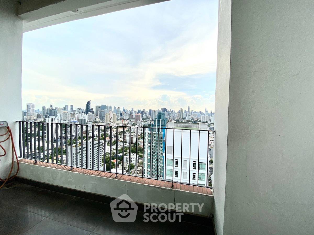picture 3-BR Condo at Icon 3 Condominium close to Thong Lo (ID 1019405) - 11/13
