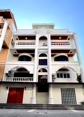 Townhouses for rent Sukumvit 49 : For rent: 5-storey luxury townhouse, Thonglor Soi 25