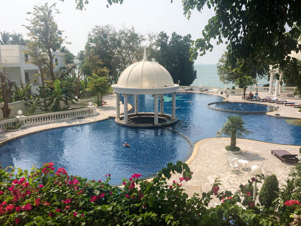 picture Studio Condominium @ Sky Beach - 14/15