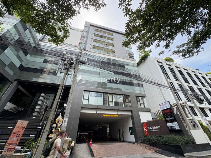 15 Sukhumvit Residences