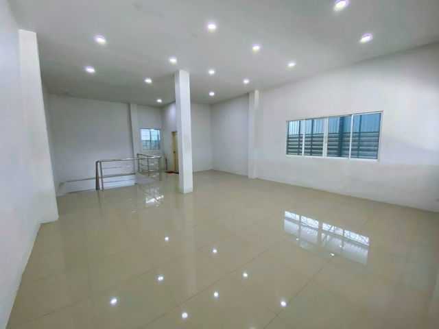 picture Wasana BangNamChuet Market 1.7km. Warehouse with office for rent 2-storey 480 sq.m. 120 sq.wa. 40,99 - 3/8