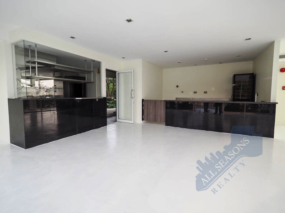 picture 2 Bedrooms Condominium @ The Cove - 21/31